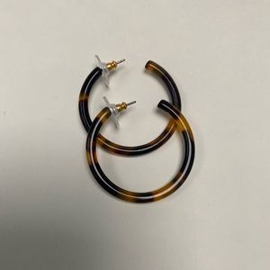 🍐2 for $30🍐 Tortoise Shell Hoop Earrings